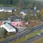 Szálloda Zum Roten Hirsch Im Gruenen Wald 3*