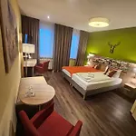 Zum Roten Hirsch Im Gruenen Wald Saalfeld Saale