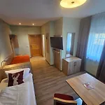 Szálloda Zum Roten Hirsch Im Gruenen Wald