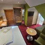 Szálloda Zum Roten Hirsch Im Gruenen Wald 3*