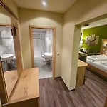 Zum Roten Hirsch Im Gruenen Wald Saalfeld Saale