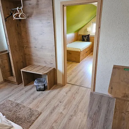 Zum Roten Hirsch Im Gruenen Wald Saalfeld Saale