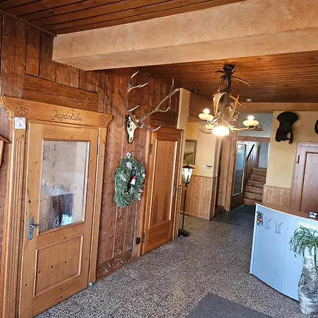 Zum Roten Hirsch Im Gruenen Wald Hotel 3*