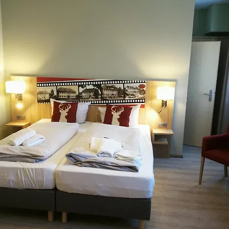 Zum Roten Hirsch Im Gruenen Wald Hotel 3*