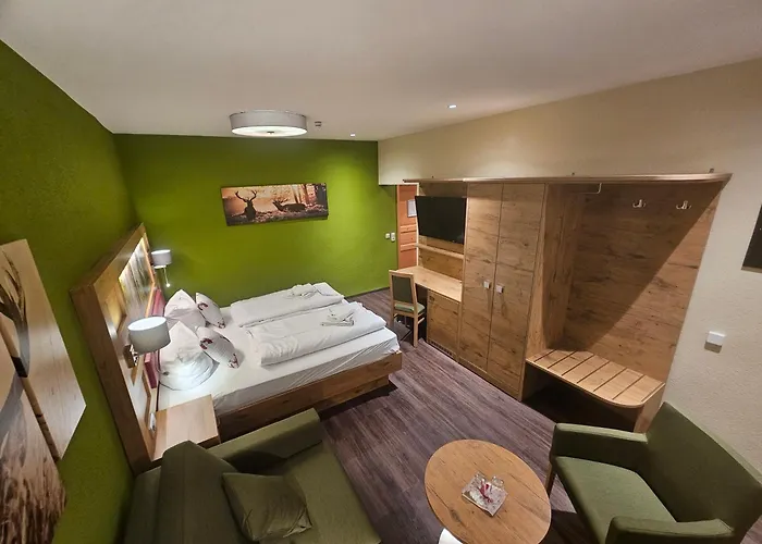 Hotel Zum Roten Hirsch Im Gruenen Wald Saalfeld Saale