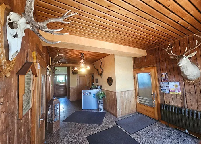 Hotel Zum Roten Hirsch Im Gruenen Wald Saalfeld Saale