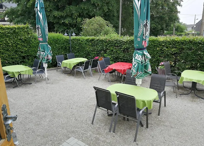 Zum Roten Hirsch Im Gruenen Wald